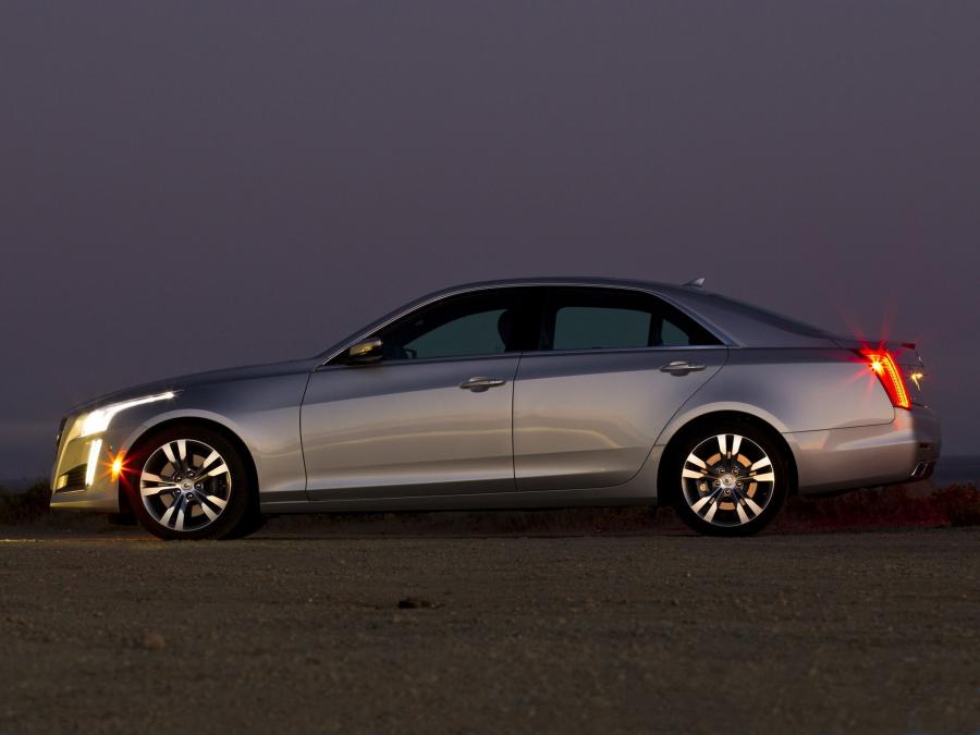  Cadillac CTS Vsport 2013 года  (фото 15 из 17)